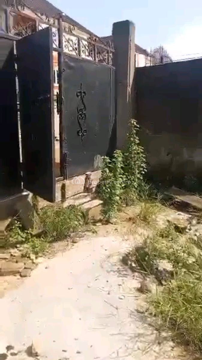 a Bare Land Fenced Round with Gate., 16,onabola Street, Owotutu Bus Stop Off Pedro Road, Palmgrove, Shomolu, Lagos, Mixed-use Land for Sale