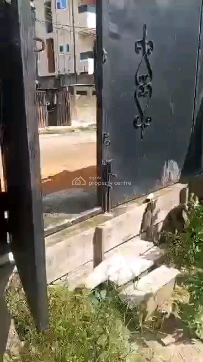 a Bare Land Fenced Round with Gate., 16,onabola Street, Owotutu Bus Stop Off Pedro Road, Palmgrove, Shomolu, Lagos, Mixed-use Land for Sale