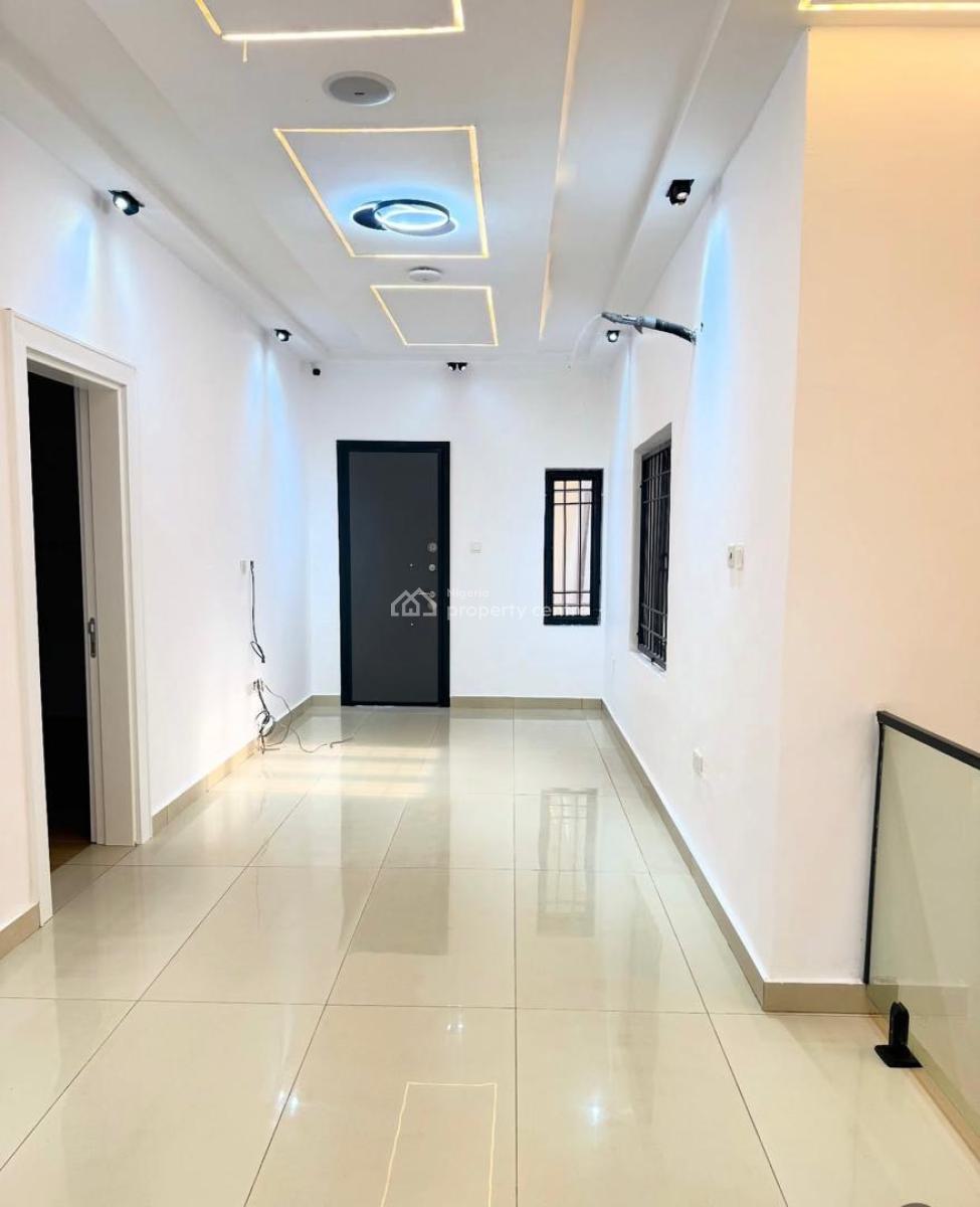 Fully Gated Luxury 5bedrooms Semi Detached Duplex, Guzape, Guzape District, Abuja, Semi-detached Duplex for Sale