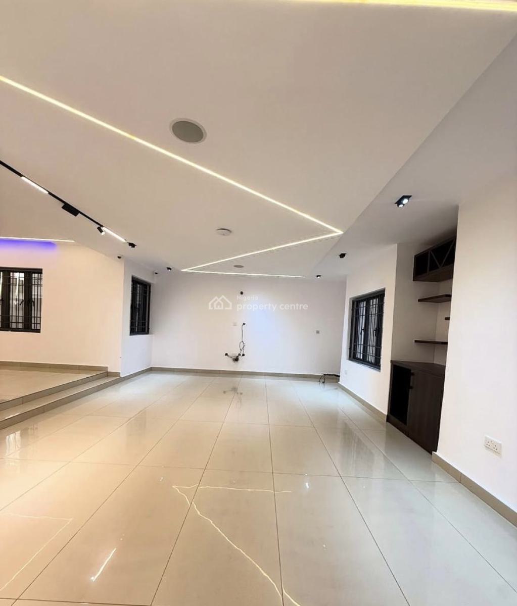 Fully Gated Luxury 5 Bedrooms Semi Detached Duplex, Guzape District, Abuja, Semi-detached Duplex for Sale
