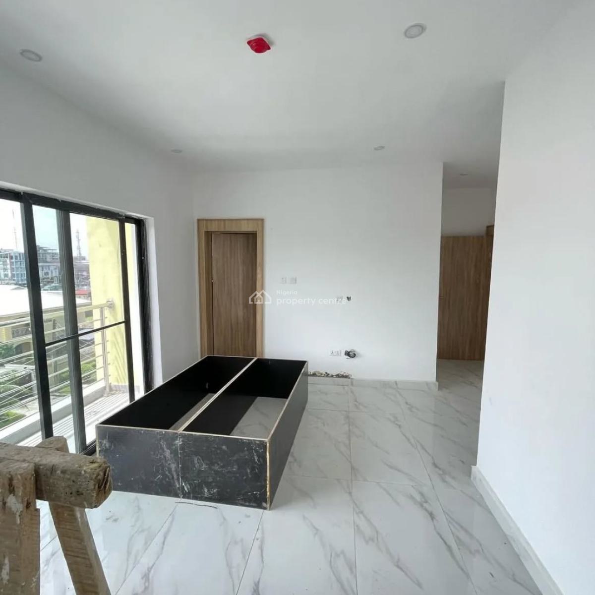 -1 Baths   2 -fully Serviced -swimming Pool  -gym -good Road Net, Off Admiralty, Lekki Phase 1, Lekki, Lagos, Flat / Apartment for Sale