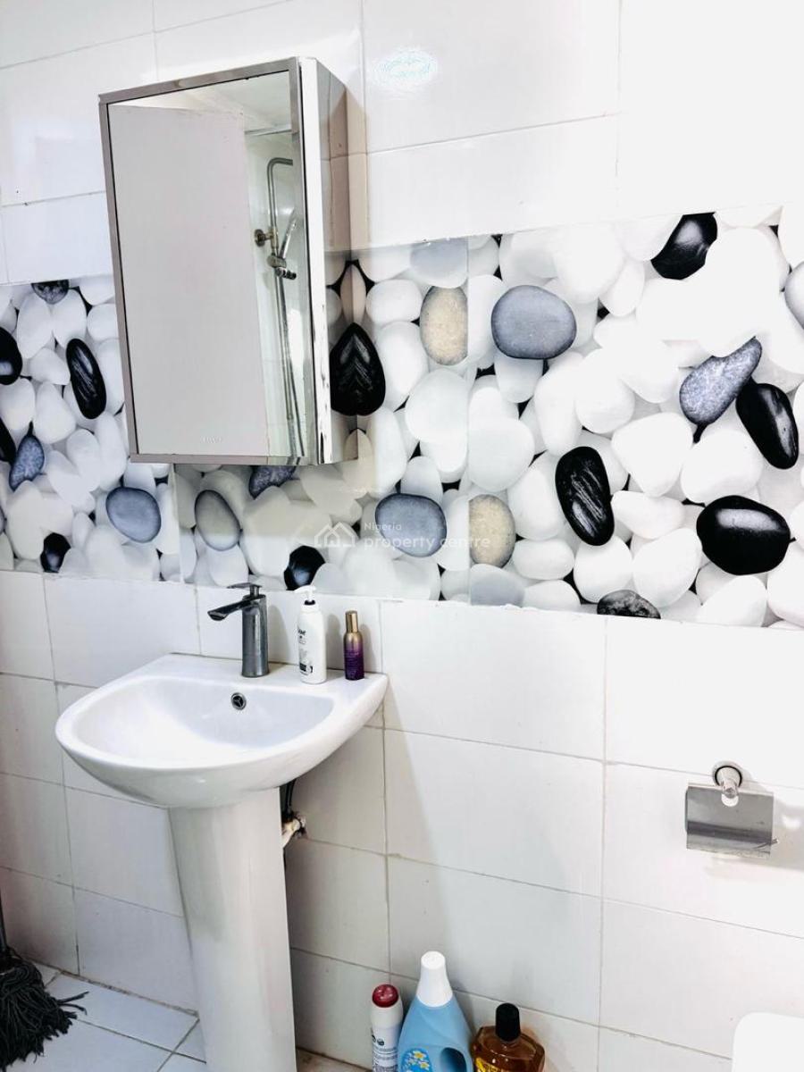 Furnished Mini Flat, Off Admiralty Way, Lekki Phase 1, Lekki, Lagos, Flat / Apartment for Rent
