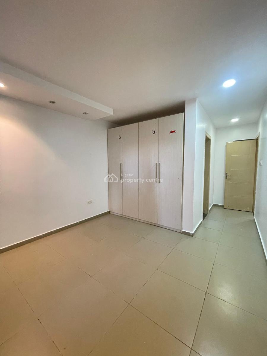 Beautiful 2 Bedroom Apartment in a Prime Location, Osapa, Lekki, Lagos, Flat / Apartment for Sale