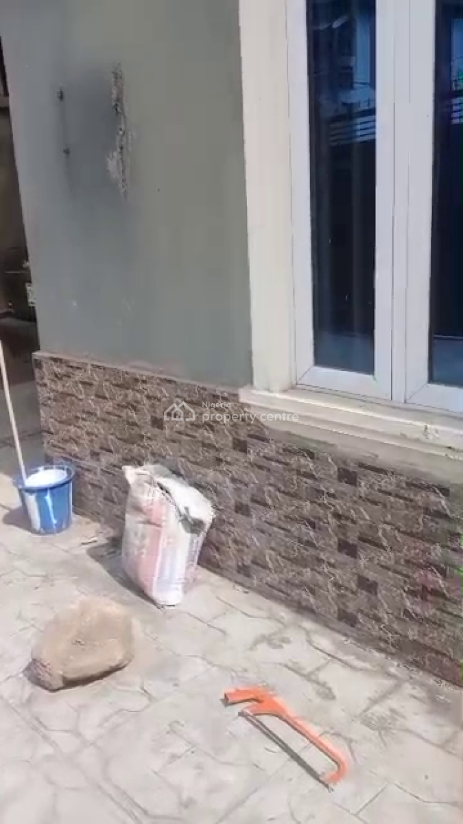 3bedroom Flat, Mafoluku, Oshodi, Lagos, Flat / Apartment for Rent