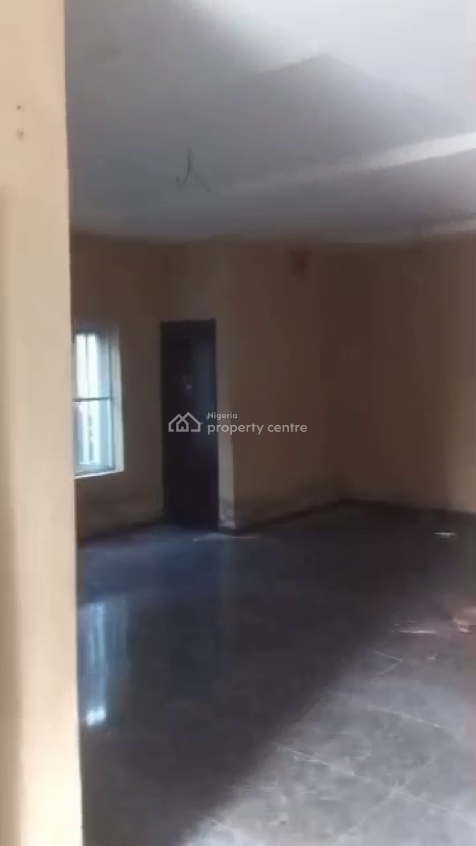 3bedroom Flat, Mafoluku, Oshodi, Lagos, Flat / Apartment for Rent