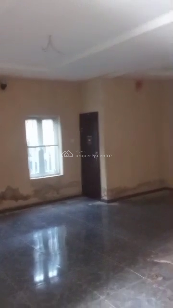 3bedroom Flat, Mafoluku, Oshodi, Lagos, Flat / Apartment for Rent