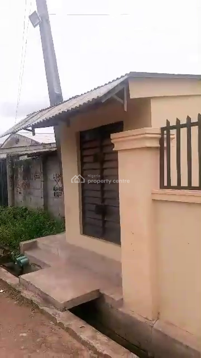 4bedroom +shop, Ijaiye, Lagos, Detached Bungalow for Sale