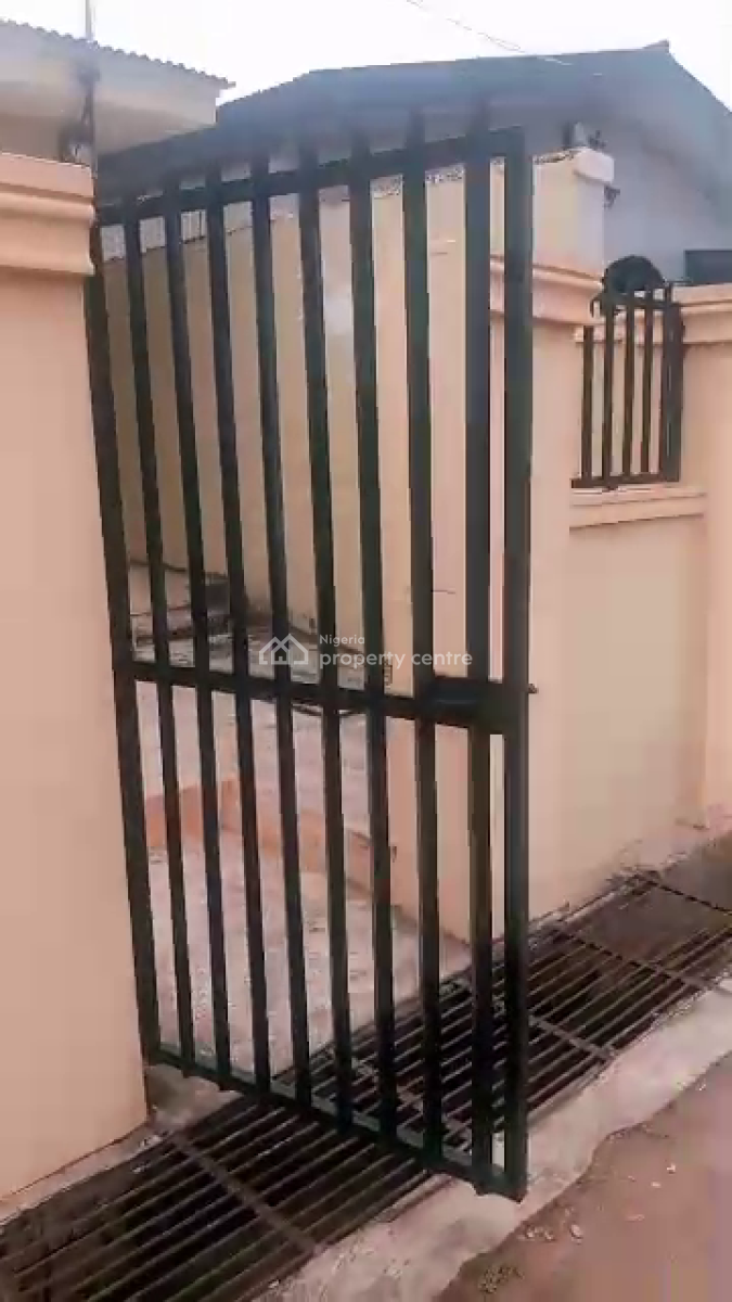 4bedroom +shop, Ijaiye, Lagos, Detached Bungalow for Sale