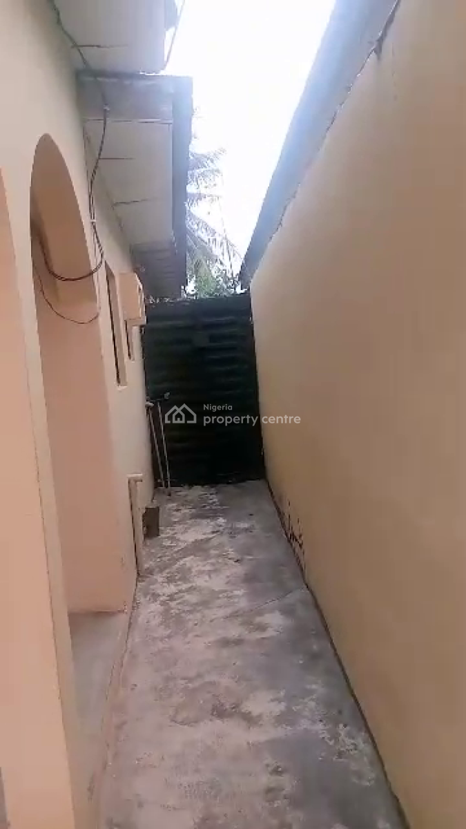 4bedroom +shop, Ijaiye, Lagos, Detached Bungalow for Sale