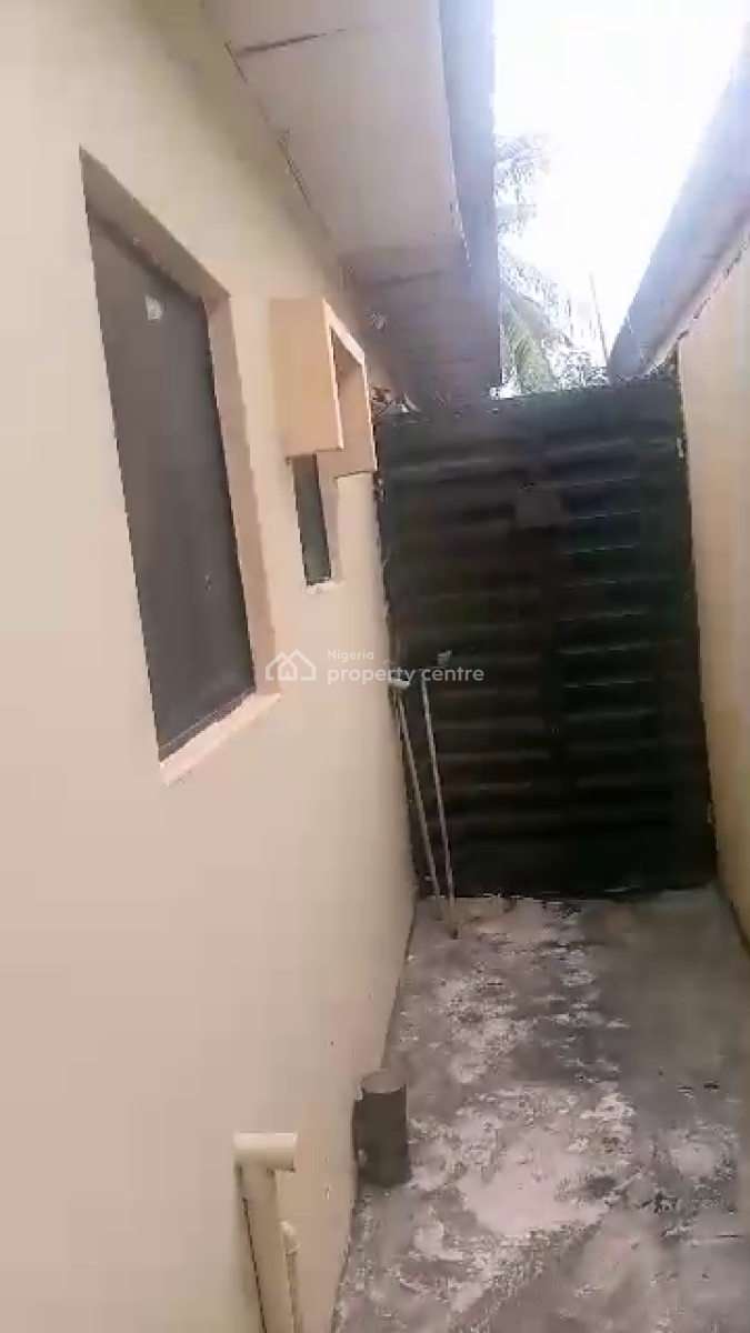 4bedroom +shop, Ijaiye, Lagos, Detached Bungalow for Sale