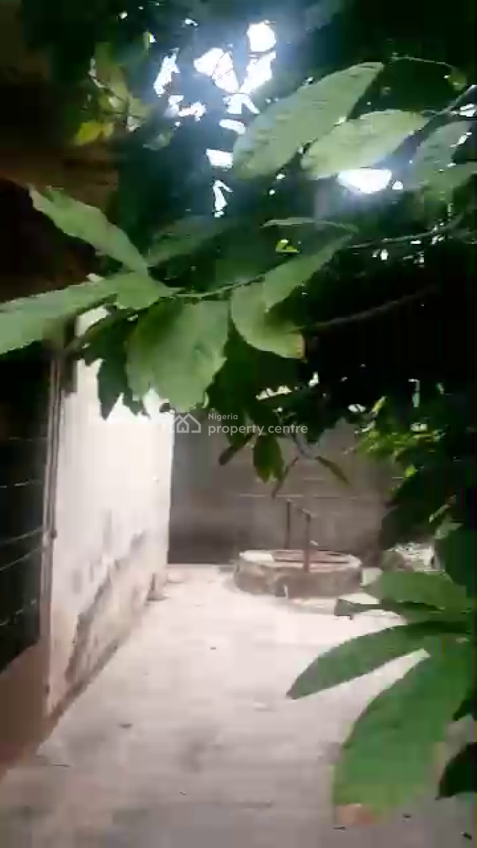 4bedroom +shop, Ijaiye, Lagos, Detached Bungalow for Sale