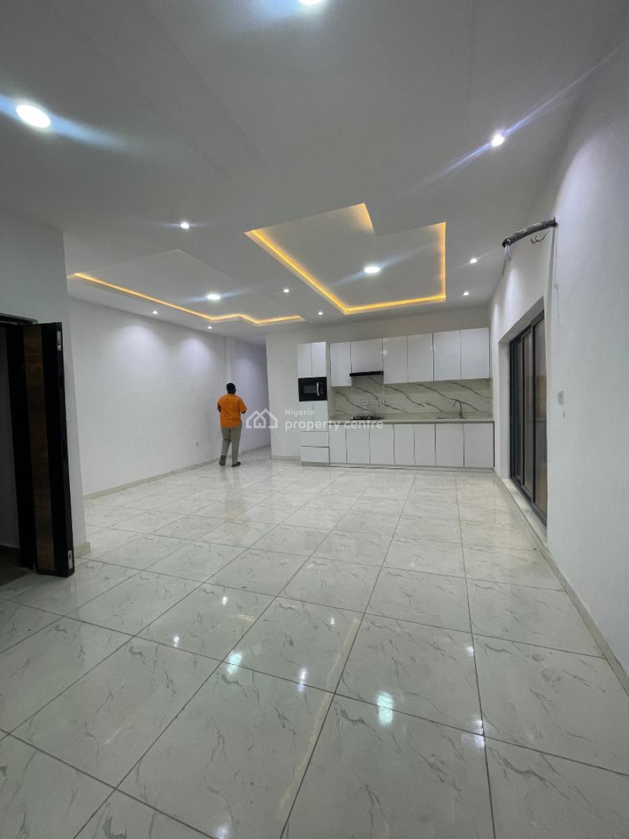 2 Bedroom Apartment, Lekki Phase 1, Lekki, Lagos, Block of Flats for Sale