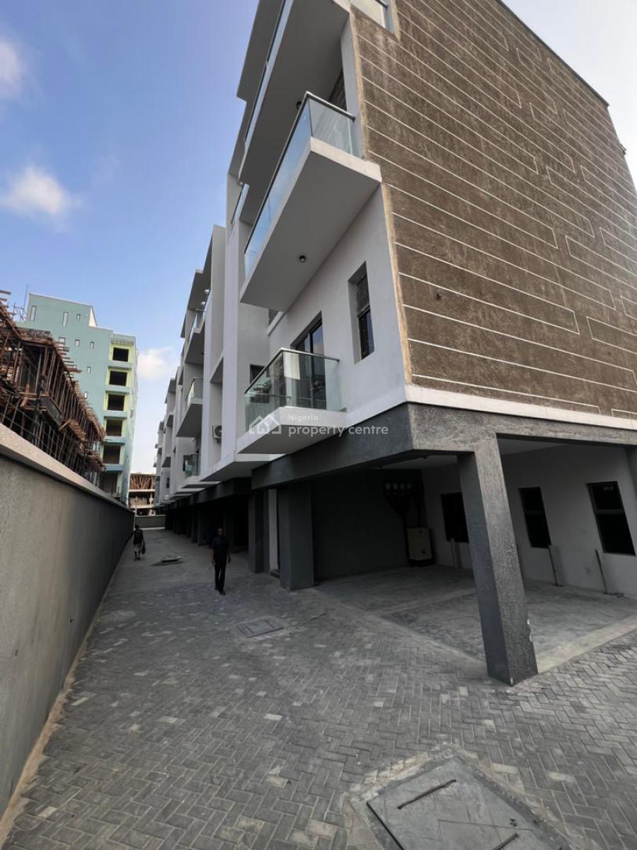 4 Bedroom Penthouse Apartment, Lekki Phase 1, Lekki, Lagos, Block of Flats for Sale
