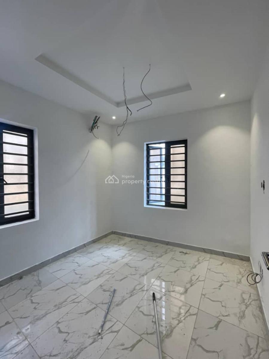 Massive and Spacious Single Room Downstairs, Ologolo, Lekki, Lagos, Self Contain (single Rooms) for Rent