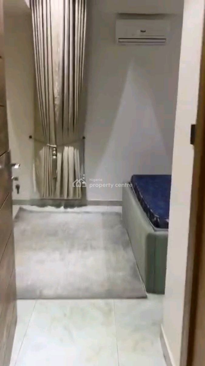 a Fully Furnished and Standard 2 Bedroom, Upstairs with All Rooms En-suite, Yabatech Gra, Yaba, Lagos, Flat / Apartment for Sale