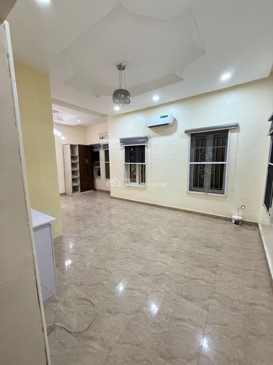 Fully Serviced Spacious Studio Apartment with Over 20hrs Light, Chevron, Lekki, Lagos, Self Contain (single Rooms) for Rent