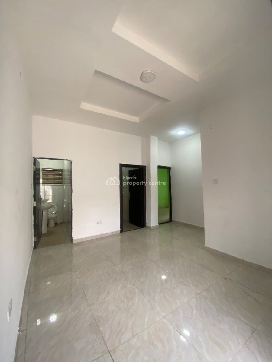 Nice 2bed with 24hrs Light in a Secured Estate, Thomas Estate, Lekki, Lagos, Flat / Apartment for Rent