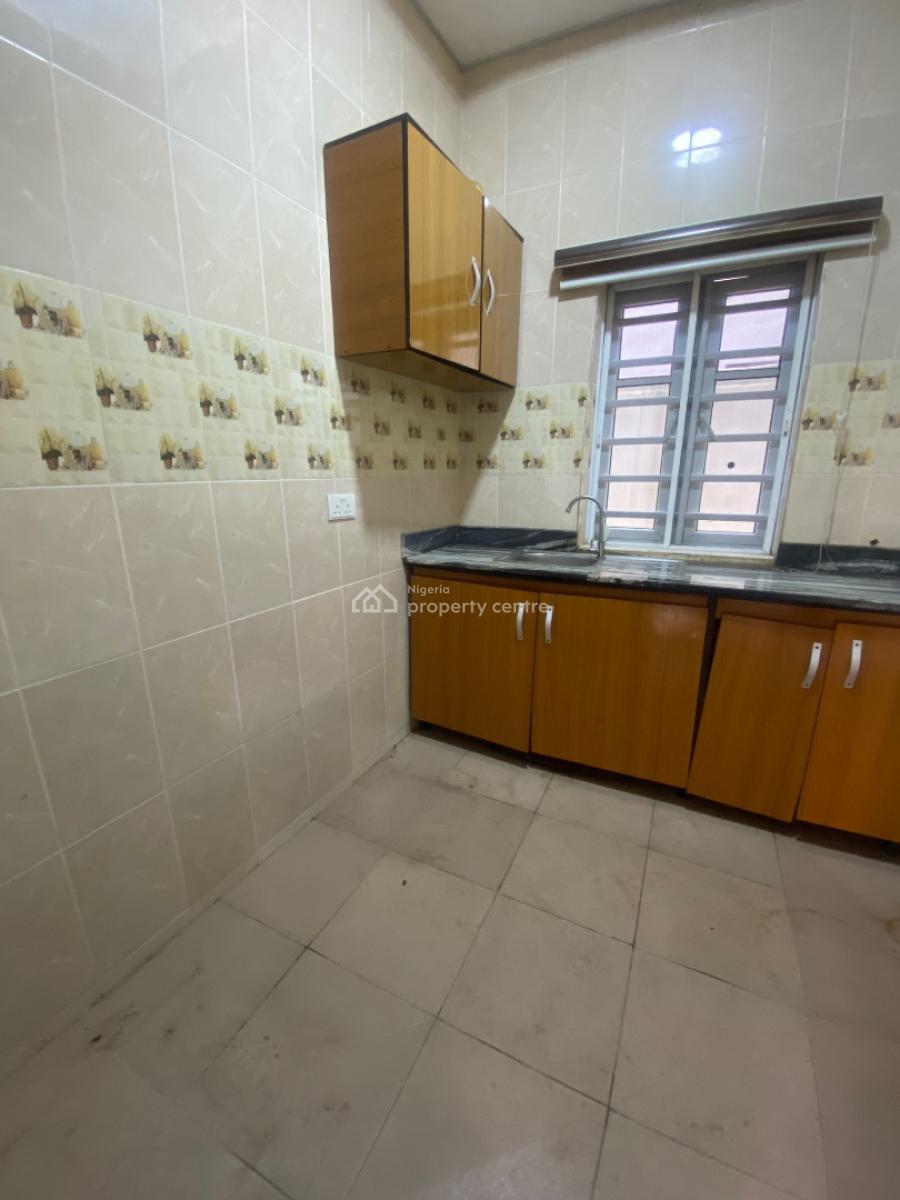 Nice 2bed with 24hrs Light in a Secured Estate, Thomas Estate, Lekki, Lagos, Flat / Apartment for Rent