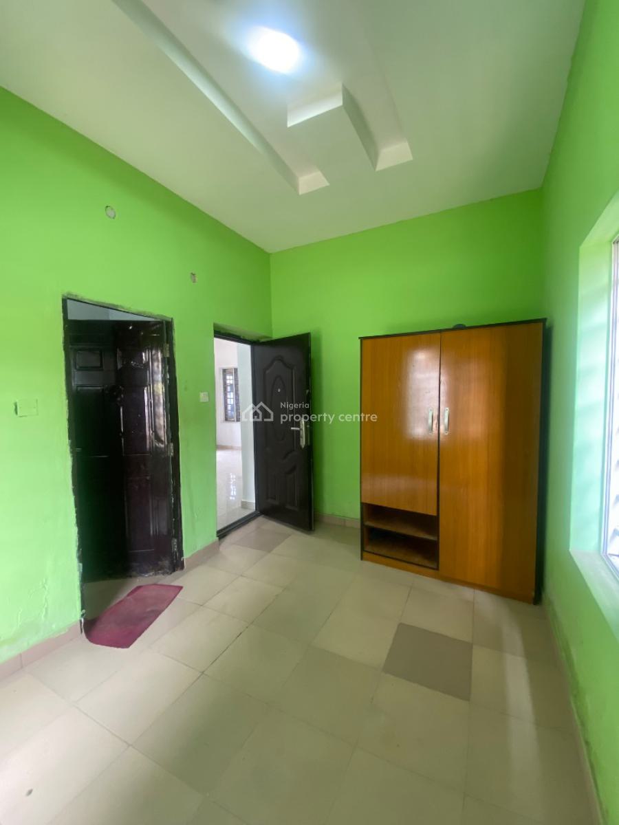 Nice 2bed with 24hrs Light in a Secured Estate, Thomas Estate, Lekki, Lagos, Flat / Apartment for Rent