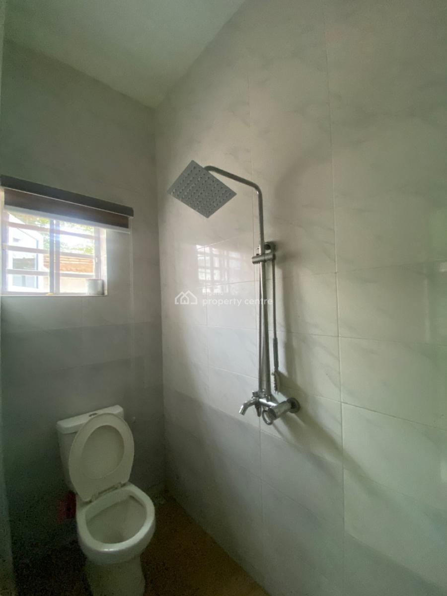 Nice 2bed with 24hrs Light in a Secured Estate, Thomas Estate, Lekki, Lagos, Flat / Apartment for Rent