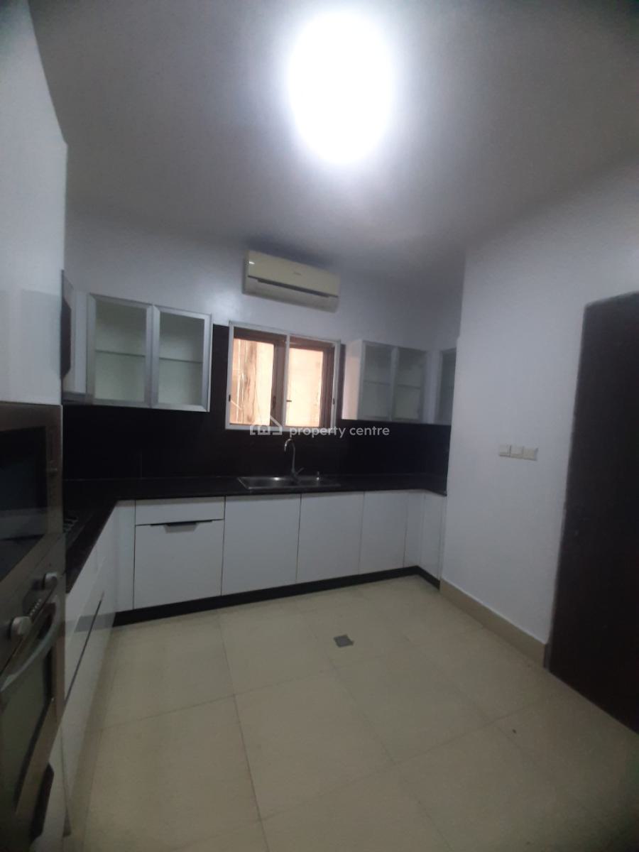 Serviced with 24/7 Power Supply 2 Bedroom En-suite Flat with Fitted Ki, Lekki Phase 1, Lekki, Lagos, Flat / Apartment for Rent