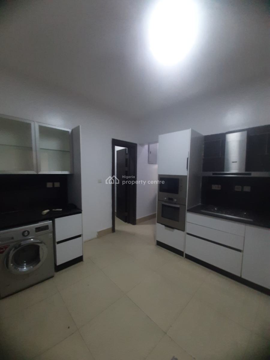 Serviced with 24/7 Power Supply 2 Bedroom En-suite Flat with Fitted Ki, Lekki Phase 1, Lekki, Lagos, Flat / Apartment for Rent
