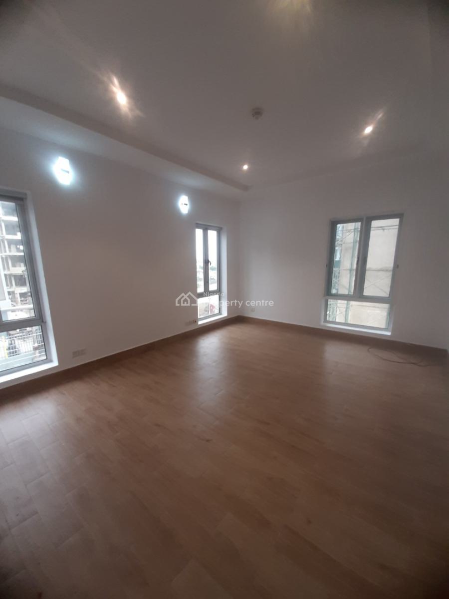 Serviced with 24/7 Power Supply 2 Bedroom En-suite Flat with Fitted Ki, Lekki Phase 1, Lekki, Lagos, Flat / Apartment for Rent