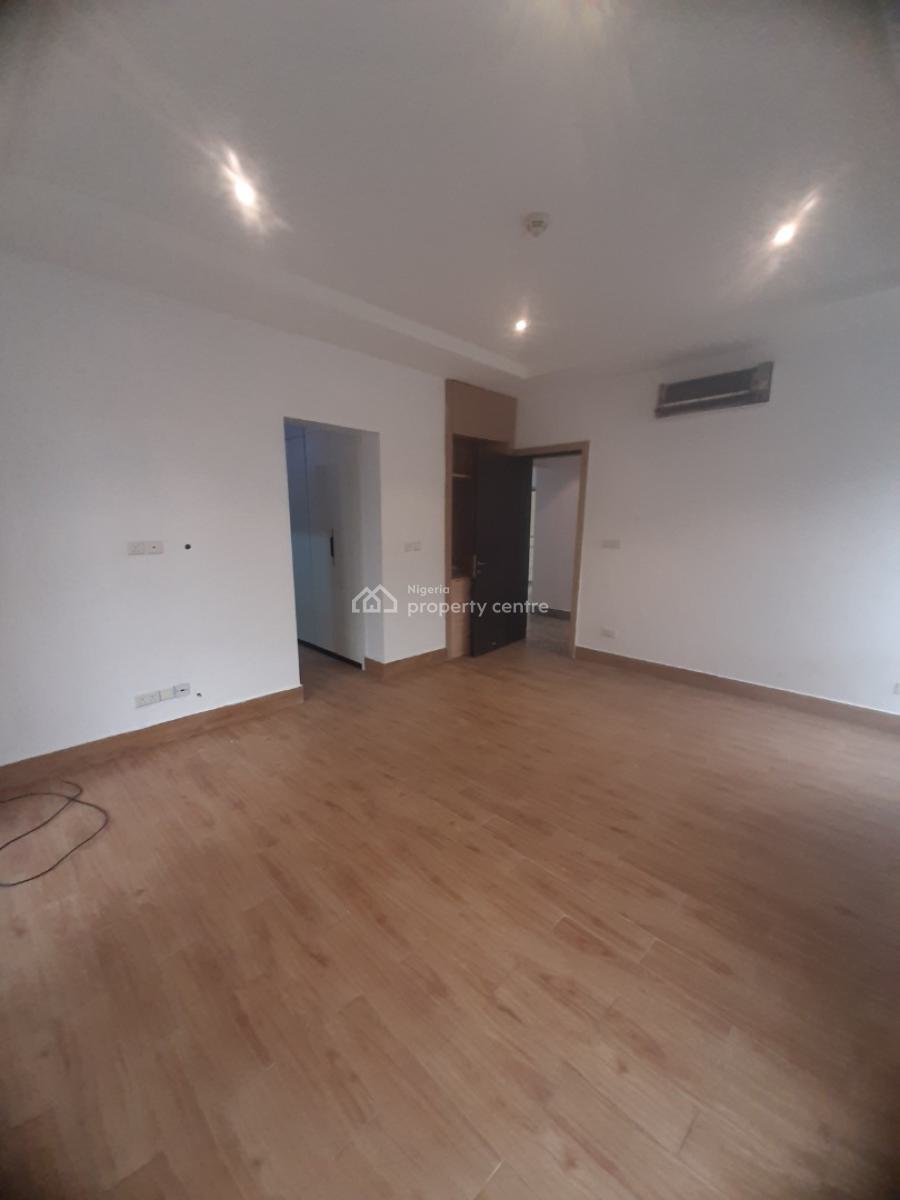 Serviced with 24/7 Power Supply 2 Bedroom En-suite Flat with Fitted Ki, Lekki Phase 1, Lekki, Lagos, Flat / Apartment for Rent