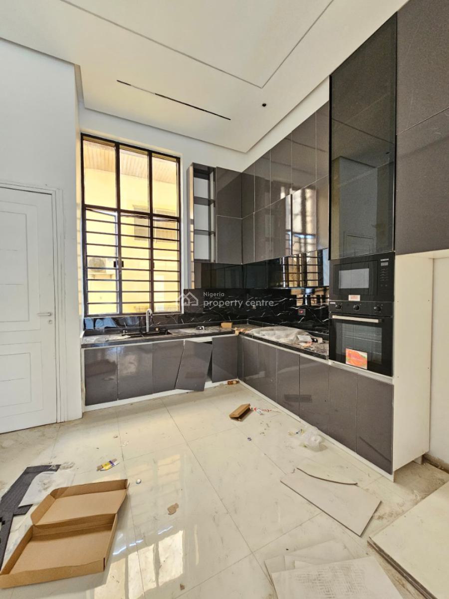 Stunning 3 Bedrooms Apartment, Freedom Way, Lekki Phase 1, Lekki, Lagos, Block of Flats for Sale
