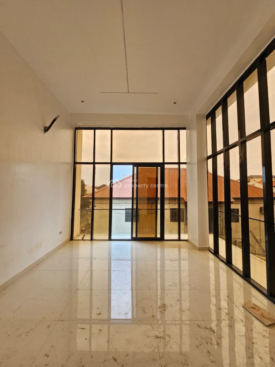 Stunning 3 Bedrooms Apartment, Freedom Way, Lekki Phase 1, Lekki, Lagos, Block of Flats for Sale