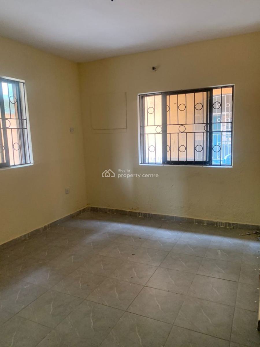 3 Bedroom Flat, Moronu Maduagwu Off Adelabu Road, Surulere, Lagos, Flat / Apartment for Rent