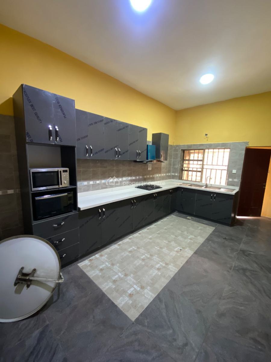 Luxury 4 Bedroom, Off Bisola Durosimi Etti, Lekki Phase 1, Lekki, Lagos, Semi-detached Duplex for Rent