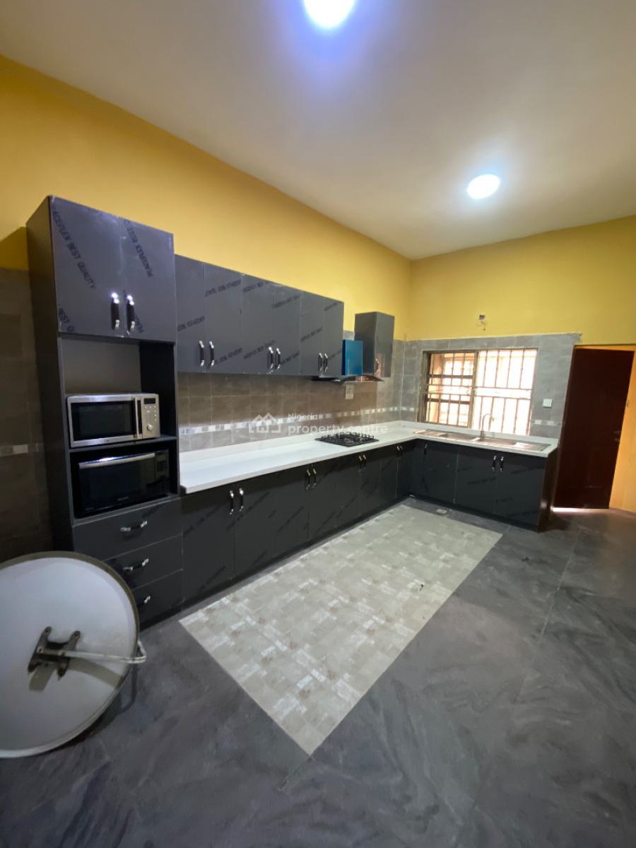 Luxury 4 Bedroom, Off Bisola Durosimi Etti, Lekki Phase 1, Lekki, Lagos, Semi-detached Duplex for Rent