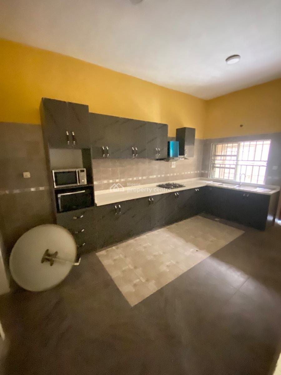 Luxury 4 Bedroom, Off Bisola Durosimi Etti, Lekki Phase 1, Lekki, Lagos, Semi-detached Duplex for Rent