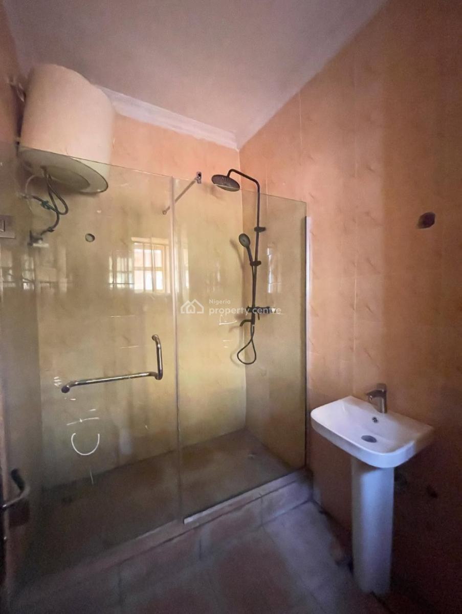 Spacious 3 Bedroom Apartment, Osapa, Lekki, Lagos, Flat / Apartment for Rent