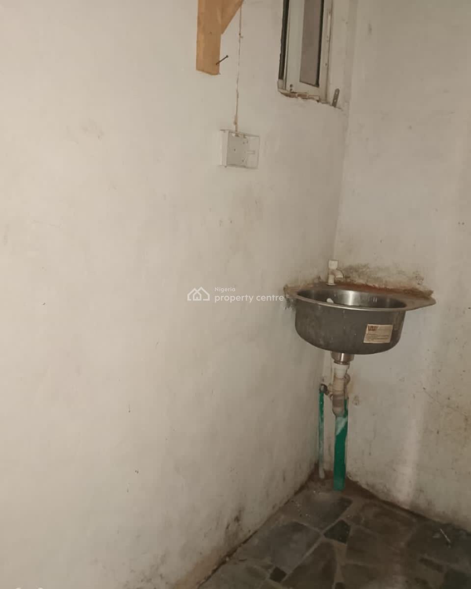 a Fine Standard Self Contain, Yaba, Lagos, Self Contain (single Rooms) for Rent