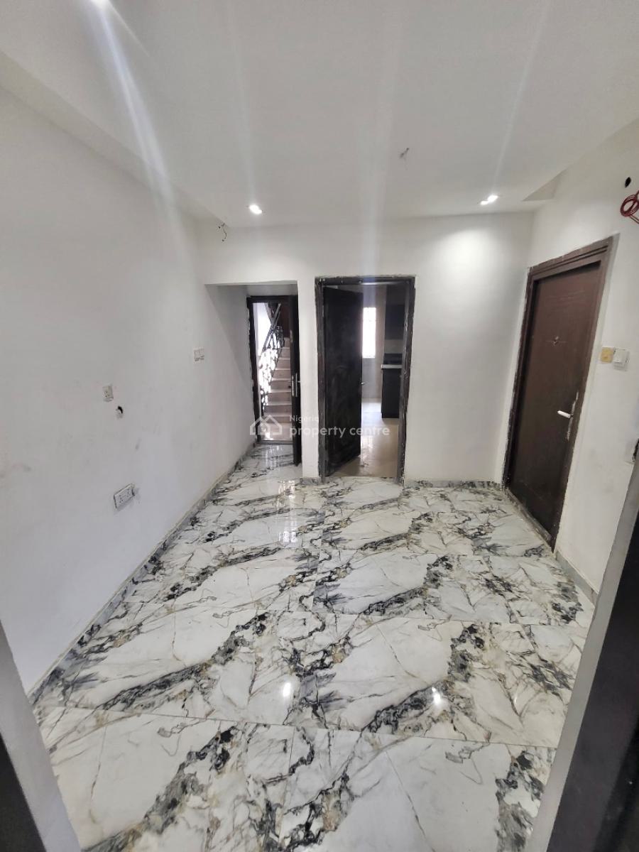 Well Maintained 1 Bedroom Apartment, Lekki Phase 1, Lekki, Lagos, Mini Flat (room and Parlour) for Rent