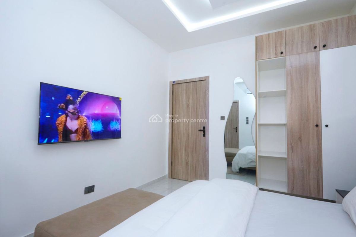 Cosy 3 Bedroom Terrace Apartment Available with Pool +ps5 + Gym, Ikate, Lekki, Lagos, Flat / Apartment Short Let