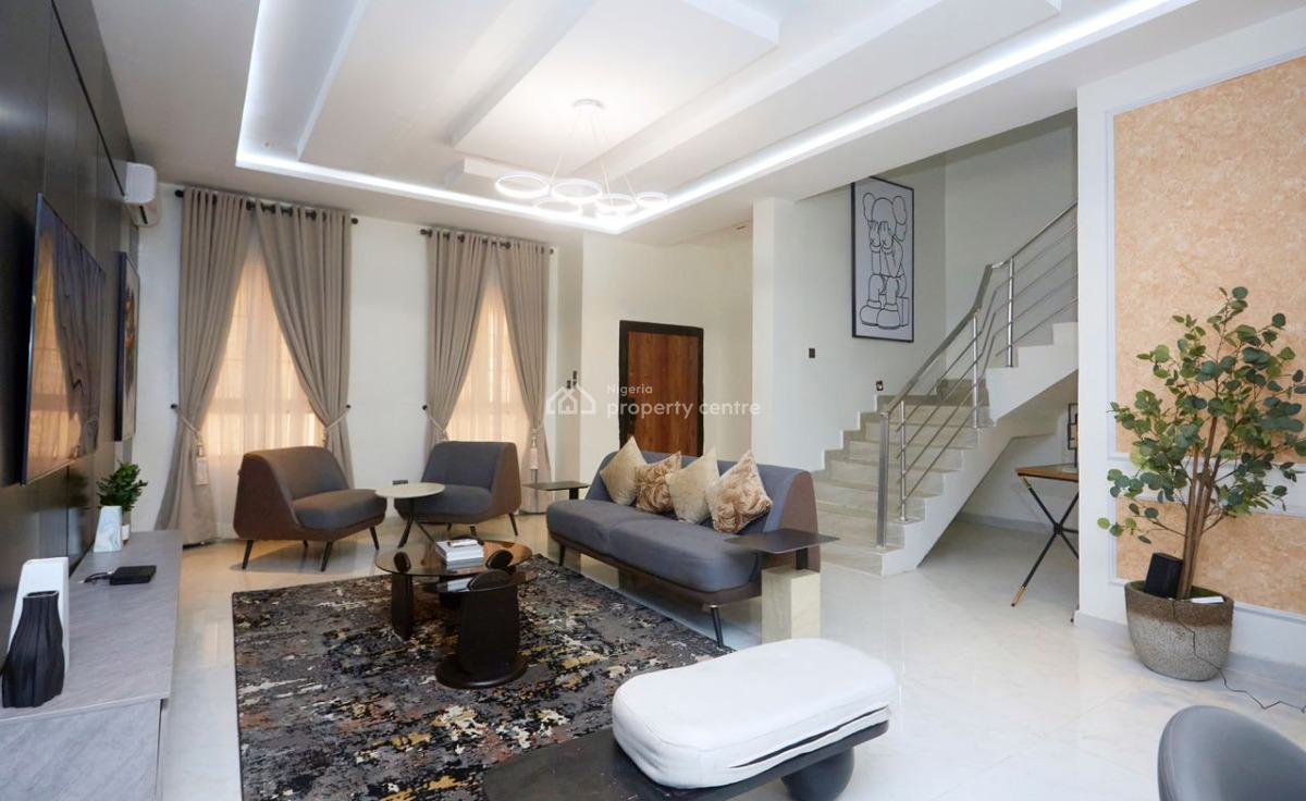 Cosy 3 Bedroom Terrace Apartment Available with Pool +ps5 + Gym, Ikate, Lekki, Lagos, Flat / Apartment Short Let
