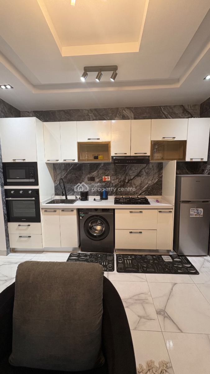 One Bedroom Ikoyi with Massage Chair, Norman William Street Ikoyi Lagos, Ikoyi, Lagos, Flat / Apartment Short Let