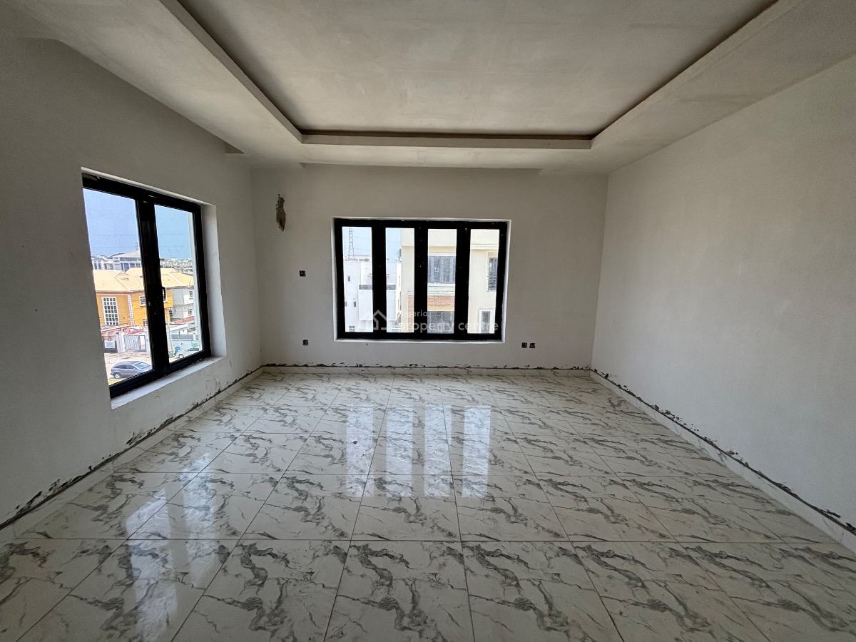 Spacious 2 Bedroom Apartment with Swimming Pool and Gym, Lekki Phase 1, Lekki, Lagos, Flat / Apartment for Rent