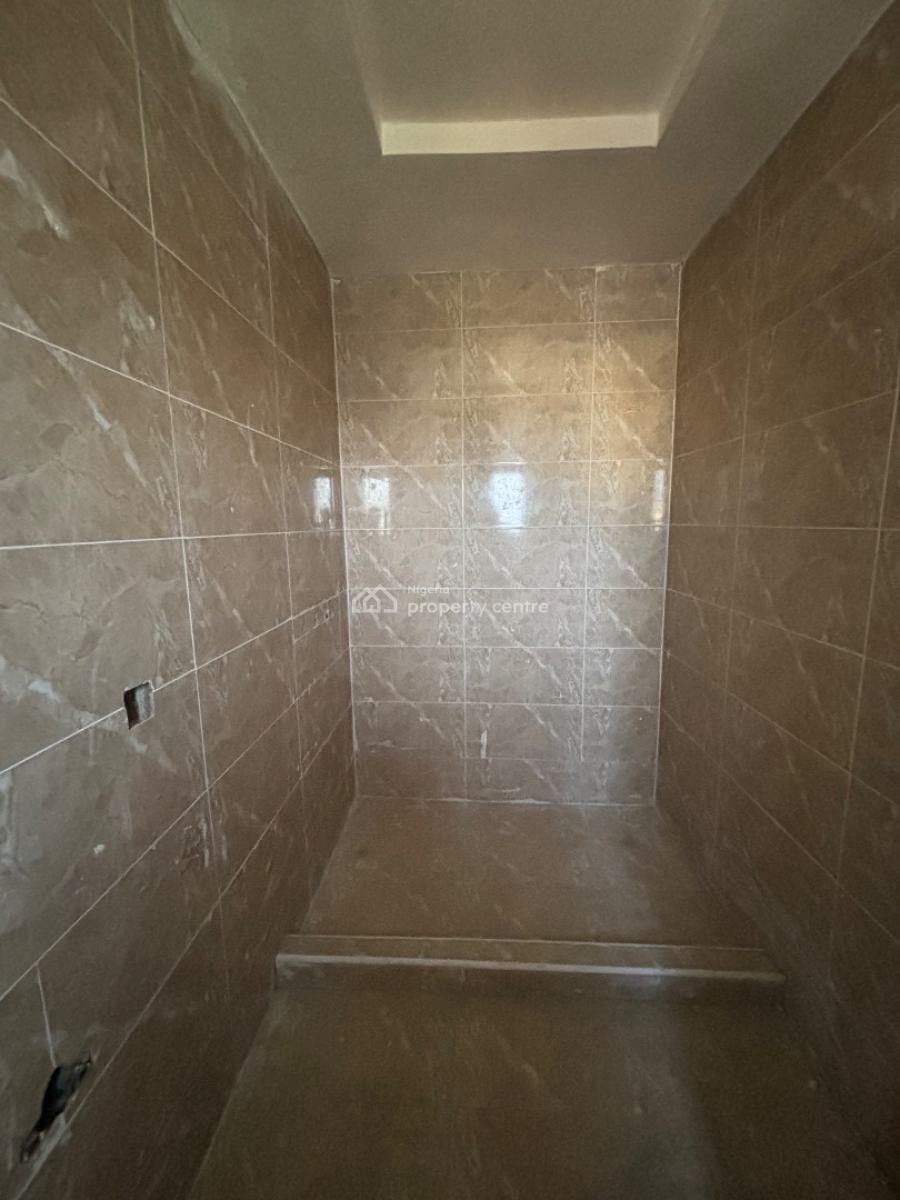 Spacious 2 Bedroom Apartment with Swimming Pool and Gym, Lekki Phase 1, Lekki, Lagos, Flat / Apartment for Rent