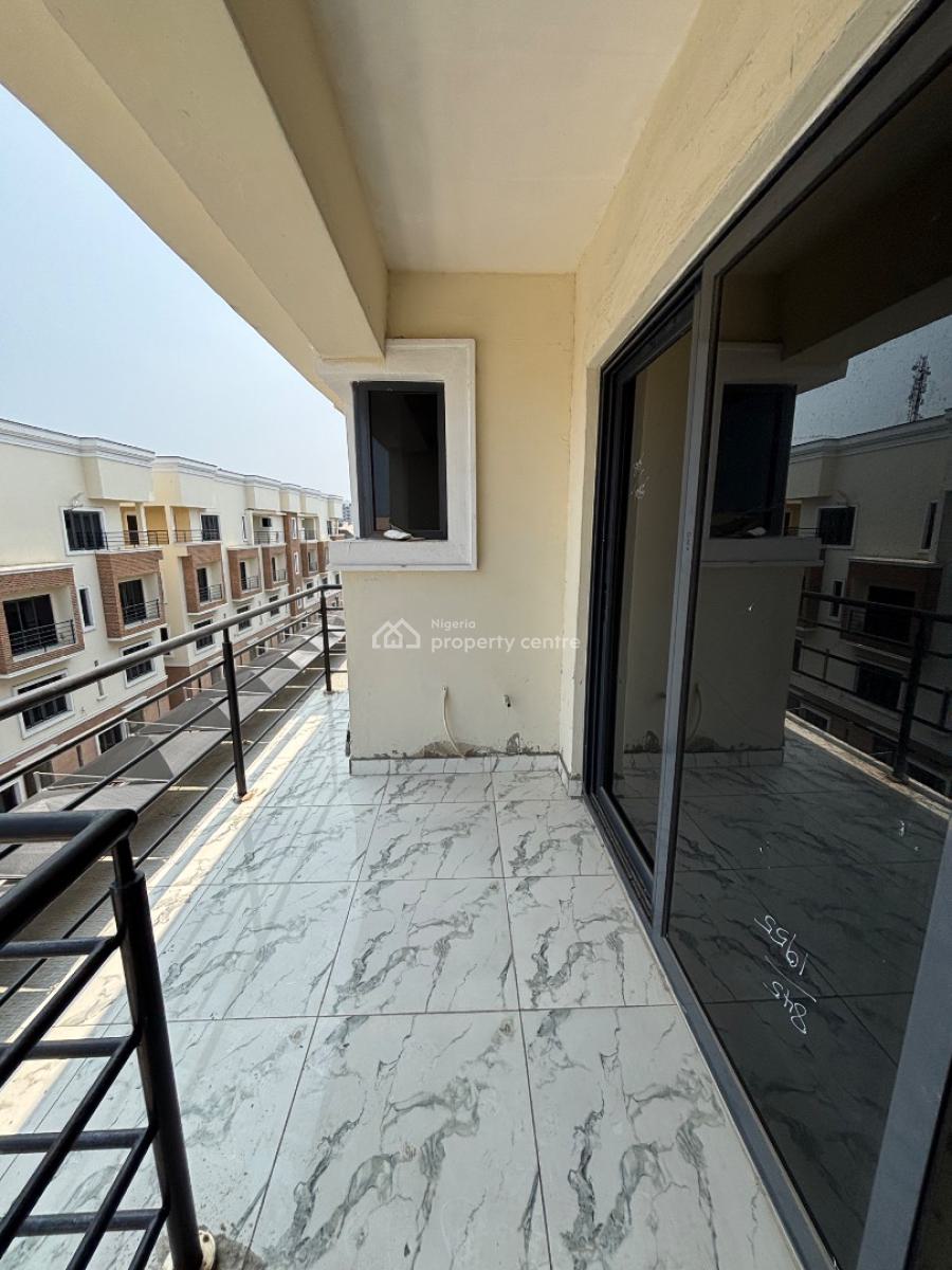 Spacious 2 Bedroom Apartment with Swimming Pool and Gym, Lekki Phase 1, Lekki, Lagos, Flat / Apartment for Rent