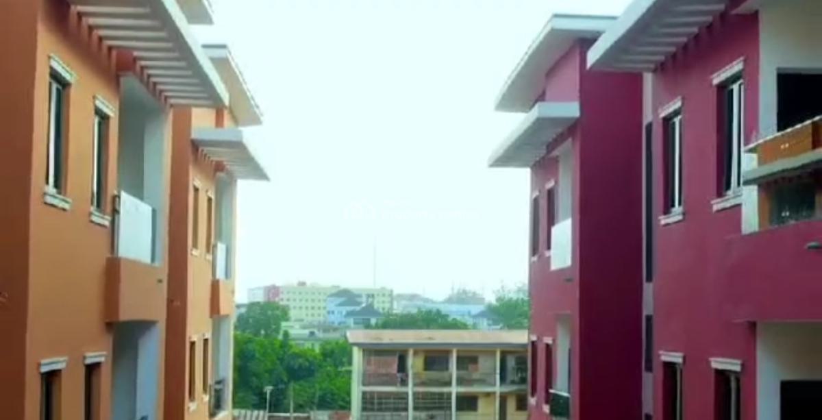 3-bedroom Flats with Bq Along Mobolaji Bank Anthony, Mobolaji Bank Anthony By Ikeja Gra., Ikeja, Lagos, Flat / Apartment for Sale