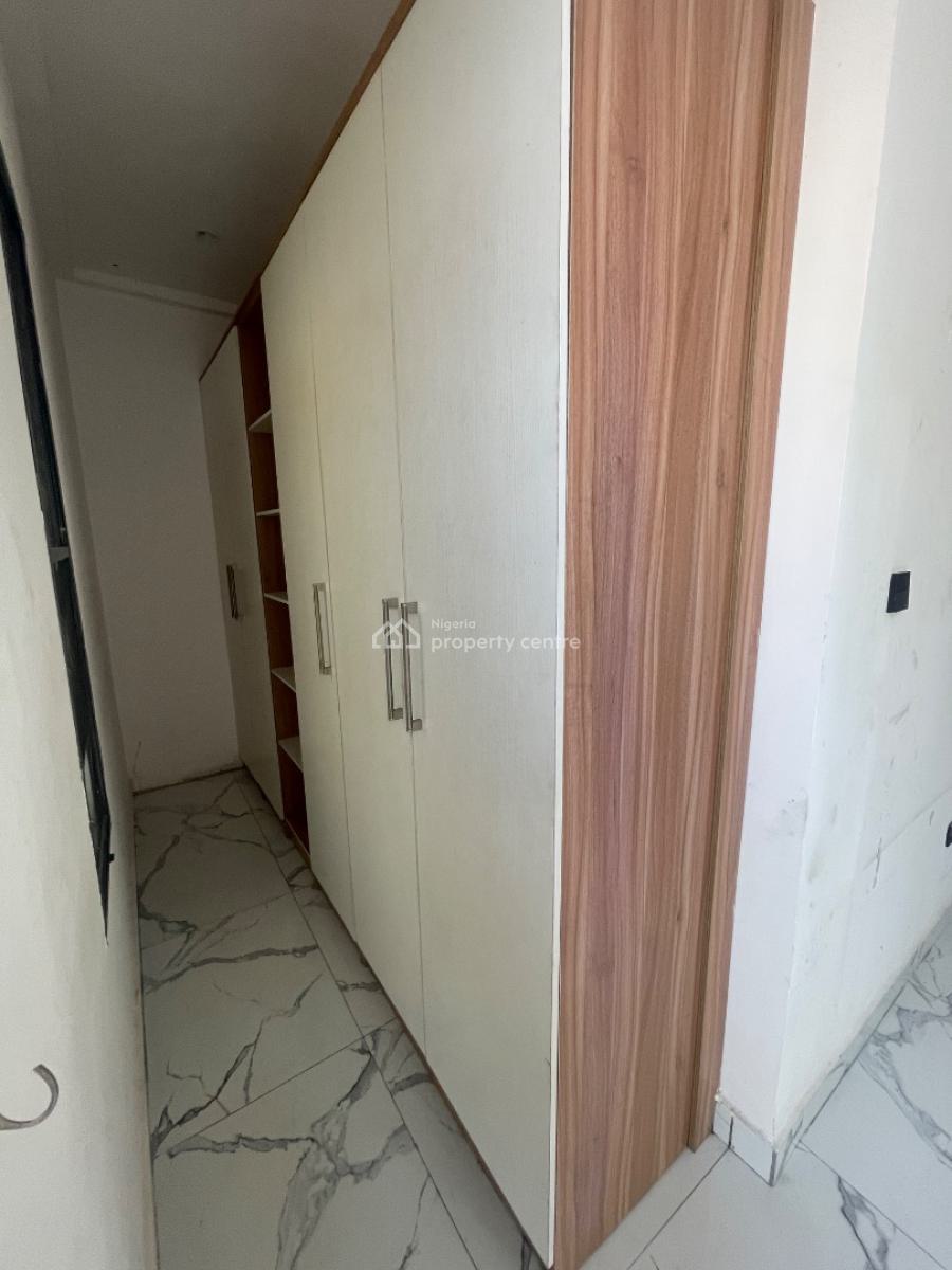 3 Bedroom Penthouse, Inside Estate Ikate Elegushi, Lekki Phase 1, Lekki, Lagos, Flat / Apartment for Rent