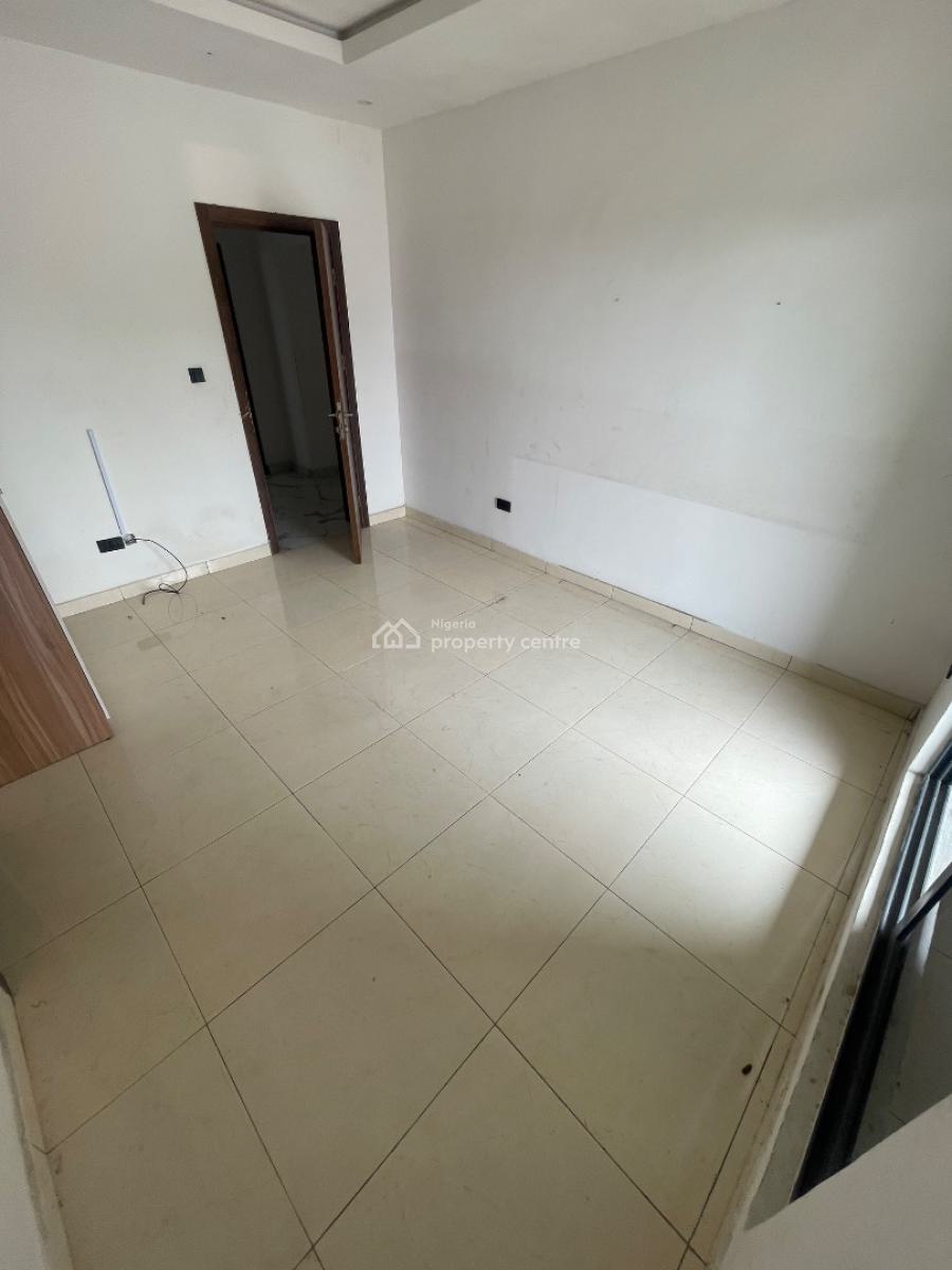 3 Bedroom Penthouse, Inside Estate Ikate Elegushi, Lekki Phase 1, Lekki, Lagos, Flat / Apartment for Rent
