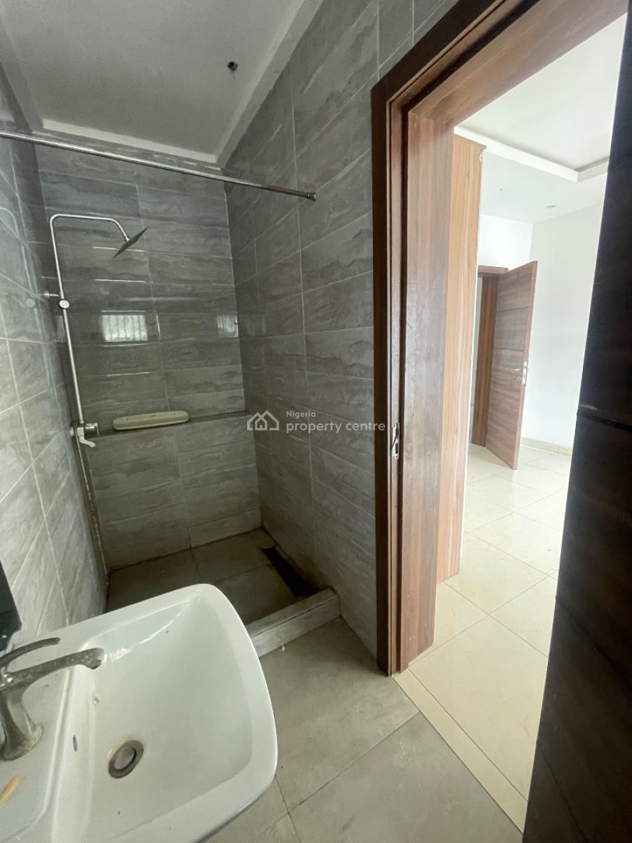 3 Bedroom Penthouse, Inside Estate Ikate Elegushi, Lekki Phase 1, Lekki, Lagos, Flat / Apartment for Rent