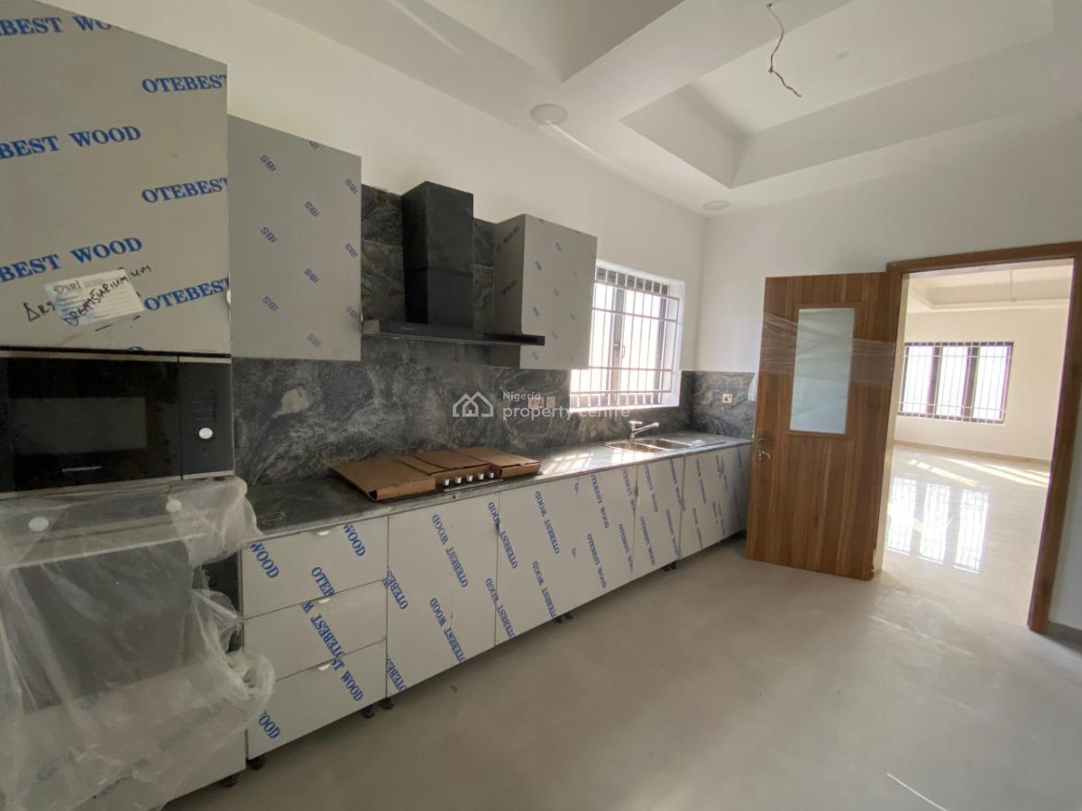 4 Bedroom Luxury Apartment, Lekki Phase 1, Lekki, Lagos, Flat / Apartment for Sale