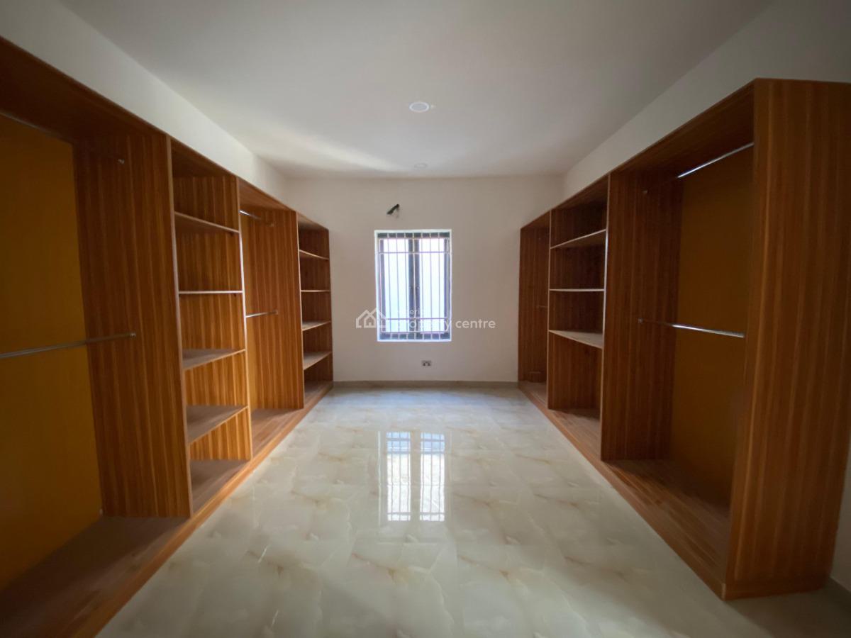 4 Bedroom Luxury Apartment, Lekki Phase 1, Lekki, Lagos, Flat / Apartment for Sale
