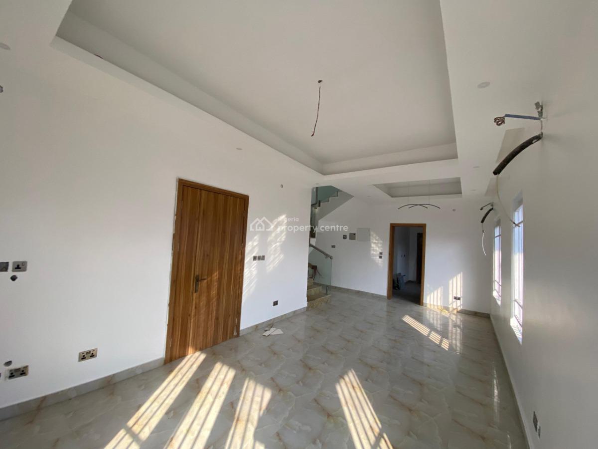 4 Bedroom Luxury Apartment, Lekki Phase 1, Lekki, Lagos, Flat / Apartment for Sale